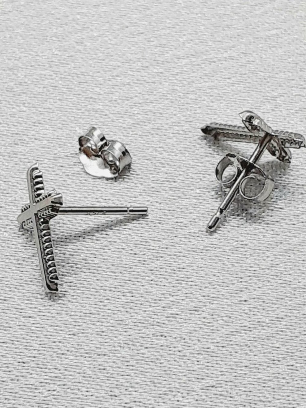 NEW 14kt white gold minimalist cross post earrings - Picture 3 of 9